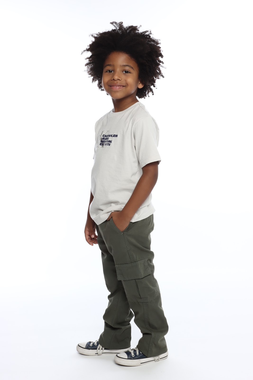 Como a calça cargo infantil muda o visual dos meninos?