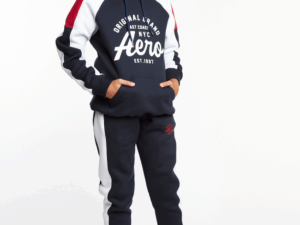 O que muda no visual com uma blusa de moletom masculina infantil?